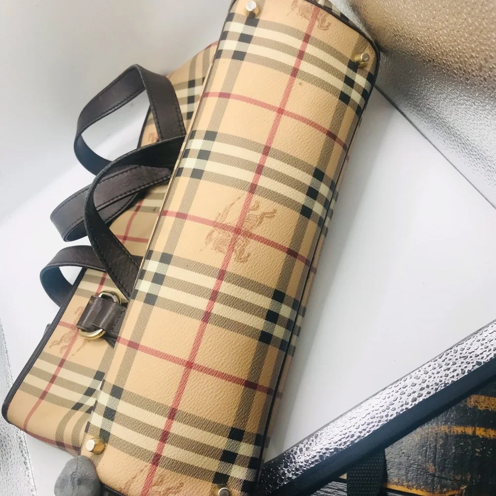 Burberry Beige Haymarket Check Regent Tote Bag - Picture 14 of 16